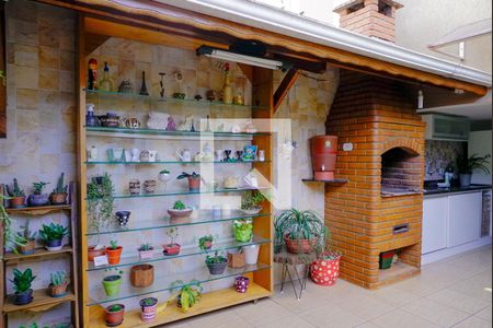 Casa à venda com 200m², 4 quartos e 5 vagasQuintal