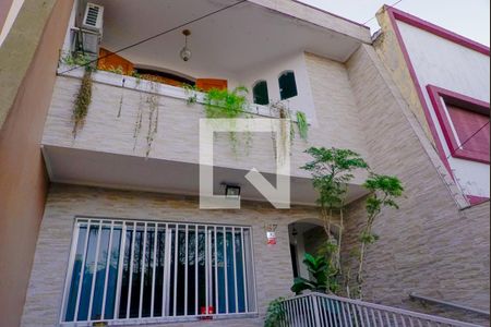 Casa à venda com 200m², 4 quartos e 5 vagasEntrada Casa