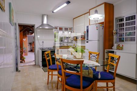 Casa à venda com 200m², 4 quartos e 5 vagasCozinha