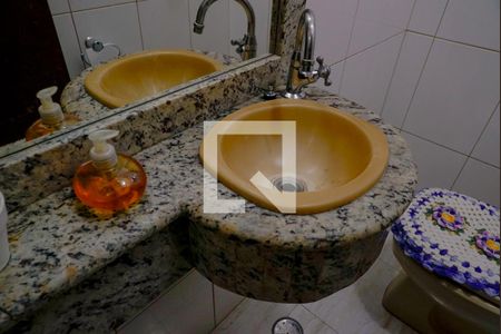 Casa à venda com 200m², 4 quartos e 5 vagasLavabo