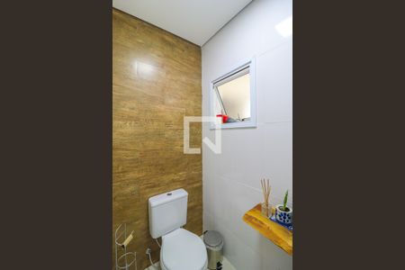 Casa de condomínio à venda com 152m², 3 quartos e 2 vagasLavabo