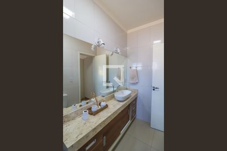 Casa de condomínio à venda com 152m², 3 quartos e 2 vagasSuíte