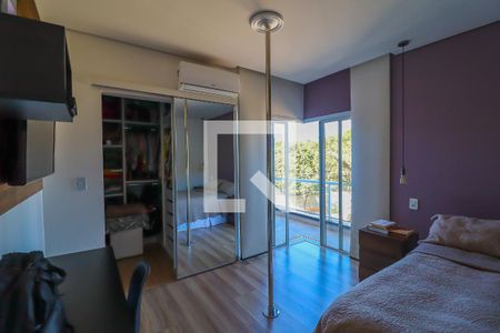 Casa de condomínio à venda com 152m², 3 quartos e 2 vagasSuíte