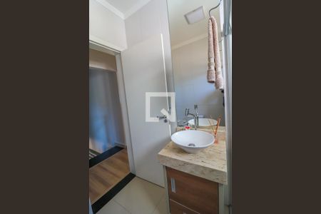 Casa de condomínio à venda com 152m², 3 quartos e 2 vagasBanheiro