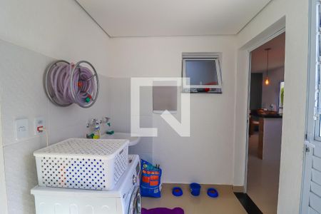 Casa de condomínio à venda com 152m², 3 quartos e 2 vagasÁrea de Serviço