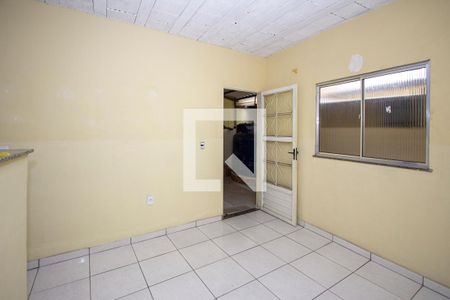 Sala de casa para alugar com 1 quarto, 49m² em Pião, São Gonçalo