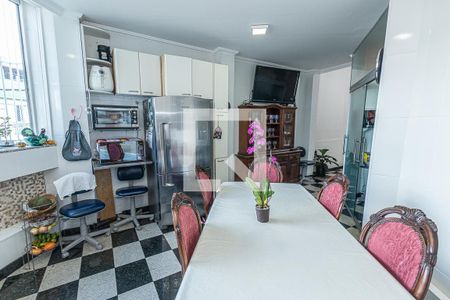 Casa à venda com 591m², 4 quartos e 3 vagasCozinha