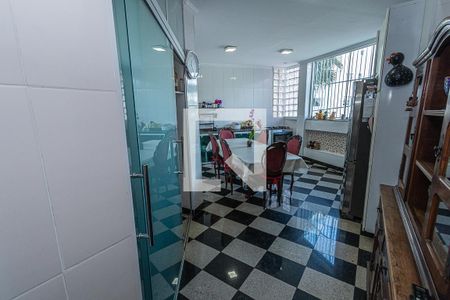 Casa à venda com 591m², 4 quartos e 3 vagasCozinha