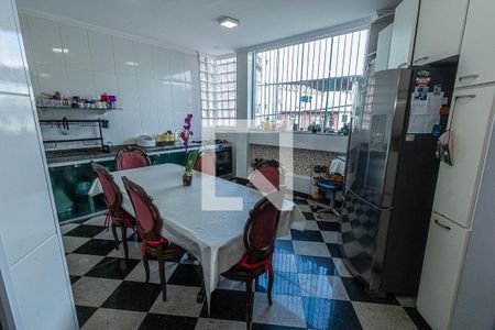 Casa à venda com 591m², 4 quartos e 3 vagasCozinha