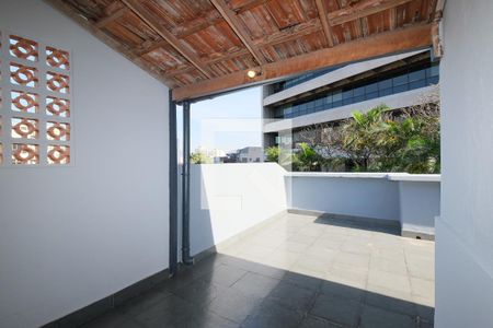 Apartamento para alugar com 160m², 4 quartos e 1 vaga Apartamento para alugar com 160m², 4 quartos e 1 vagaVaranda