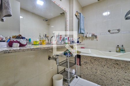 Apartamento à venda com 116m², 2 quartos e 1 vaga Banheiro da Suíte