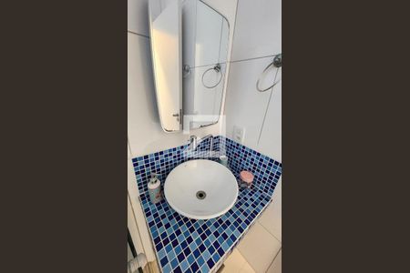 Banheiro de apartamento para alugar com 1 quarto, 40m² em José Menino, Santos