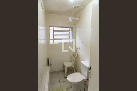 Casa para alugar com 360m², 5 quartos e 3 vagasBanheiro de serviço