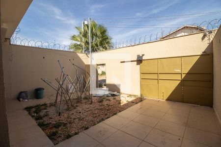 Garagem de casa à venda com 4 quartos, 200m² em Jardim Atlântico, Goiânia