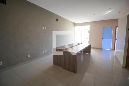 Sala de casa à venda com 4 quartos, 200m² em Jardim Atlântico, Goiânia