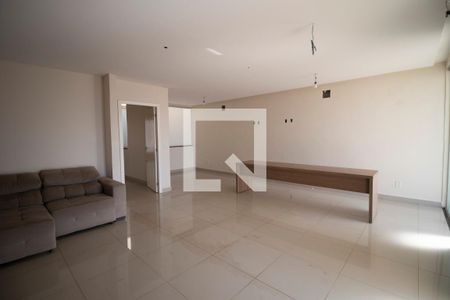 Sala piso superior de casa à venda com 4 quartos, 200m² em Jardim Atlântico, Goiânia