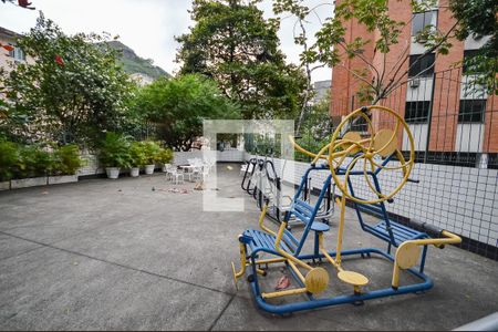 Apartamento à venda com 76m², 2 quartos e 1 vagaÁrea Comum - Playground