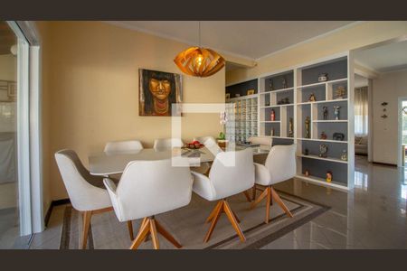 Casa à venda com 4 quartos, 390m² em Jardim Caxambu, Jundiaí