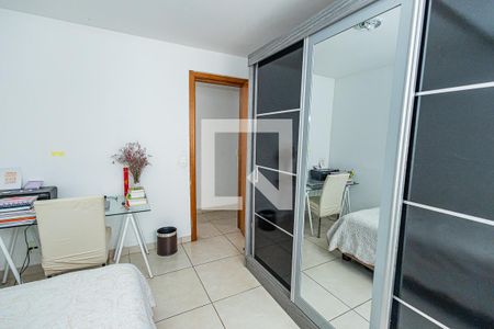Quarto 1 de apartamento à venda com 2 quartos, 115m² em Heliópolis, Belo Horizonte
