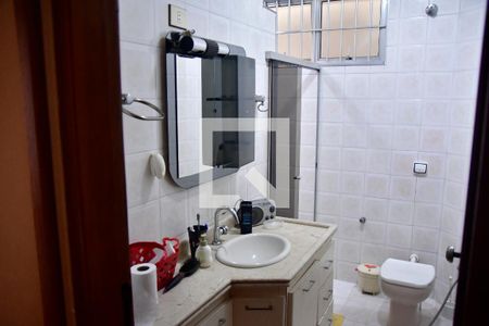 Casa à venda com 533m², 4 quartos e 4 vagasBanheiro 2