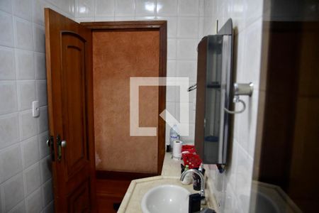 Casa à venda com 533m², 4 quartos e 4 vagasBanheiro 2