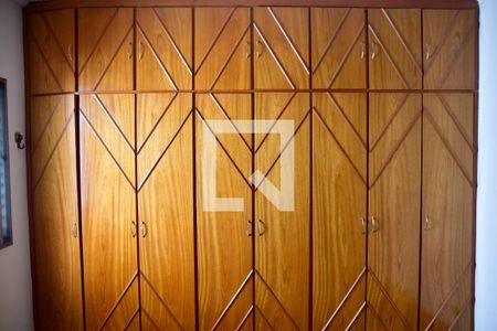 Casa à venda com 533m², 4 quartos e 4 vagasQuarto 2