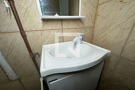 Banheiro de casa para alugar com 1 quarto, 60m² em Santo Afonso, Novo Hamburgo