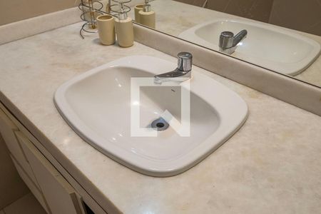 Suíte - Banheiro de apartamento à venda com 2 quartos, 100m² em Jardim Paulista, São Paulo