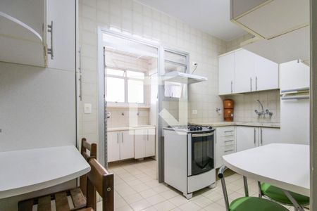 Cozinha de apartamento para alugar com 2 quartos, 76m² em Pompeia, São Paulo