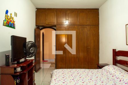 Casa à venda com 174m², 3 quartos e 2 vagasQuarto 2 - Armários