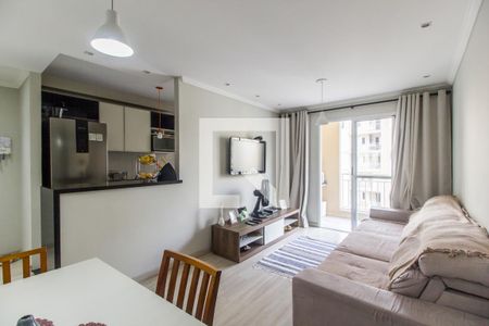 Sala de TV de apartamento à venda com 2 quartos, 72m² em Jardim Tupanci, Barueri
