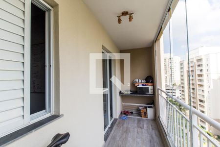 Varanda de apartamento à venda com 2 quartos, 72m² em Jardim Tupanci, Barueri