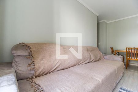 Sala de TV de apartamento à venda com 2 quartos, 72m² em Jardim Tupanci, Barueri