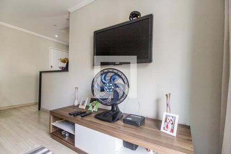 Sala de TV de apartamento à venda com 2 quartos, 72m² em Jardim Tupanci, Barueri
