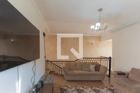 Casa de condomínio à venda com 255m², 3 quartos e 4 vagasSala de TV