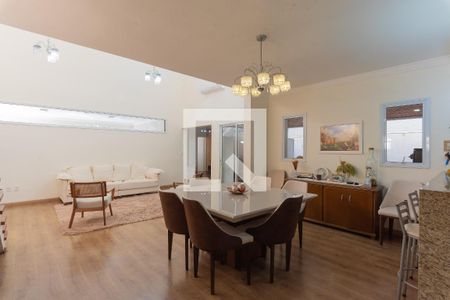 Casa de condomínio à venda com 255m², 3 quartos e 4 vagasSala