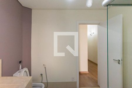 Casa de condomínio à venda com 255m², 3 quartos e 4 vagasBanheiro da Suíte 1