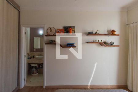 Casa de condomínio à venda com 255m², 3 quartos e 4 vagasSuíte 3