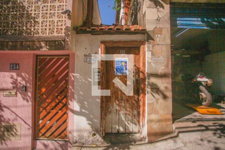 Casa para alugar com 34m², 1 quarto e sem vaga Casa para alugar com 34m², 1 quarto e sem vagaFachada