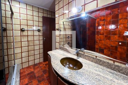 Casa para alugar com 330m², 4 quartos e 7 vagasBanheiro da Suíte