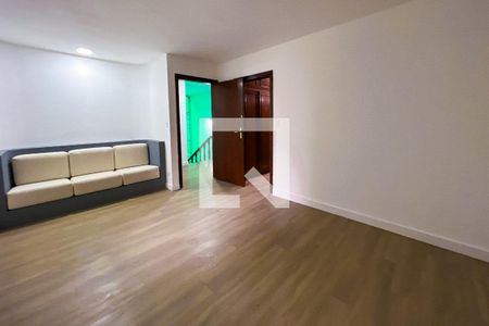 Casa para alugar com 330m², 4 quartos e 7 vagasSuíte