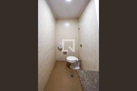 Casa para alugar com 330m², 4 quartos e 7 vagasBanheiro de Serviço