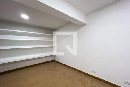 Casa para alugar com 330m², 4 quartos e 7 vagasDepósito