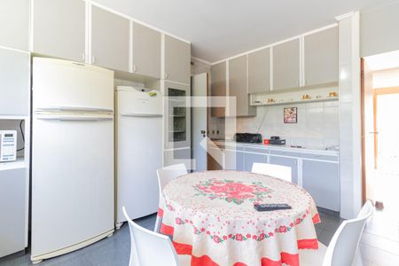 Casa à venda com 433m², 3 quartos e 5 vagas Casa à venda com 433m², 3 quartos e 5 vagasCozinha