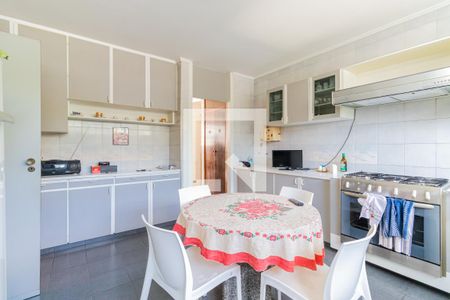 Casa à venda com 433m², 3 quartos e 5 vagas Casa à venda com 433m², 3 quartos e 5 vagasCozinha