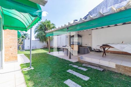 Casa à venda com 433m², 3 quartos e 5 vagas Casa à venda com 433m², 3 quartos e 5 vagasQuintal