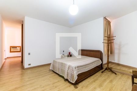 Casa à venda com 433m², 3 quartos e 5 vagas Casa à venda com 433m², 3 quartos e 5 vagasSuíte 1