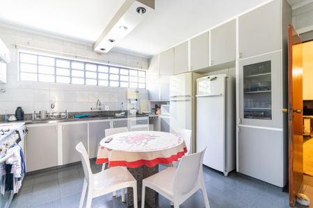 Casa à venda com 433m², 3 quartos e 5 vagas Casa à venda com 433m², 3 quartos e 5 vagasCozinha