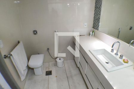 Apartamento para alugar com 150m², 4 quartos e 1 vaga Apartamento para alugar com 150m², 4 quartos e 1 vagaBanheiro da Suíte