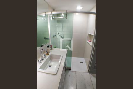 Apartamento para alugar com 150m², 4 quartos e 1 vaga Apartamento para alugar com 150m², 4 quartos e 1 vagaBanheiro da Suíte